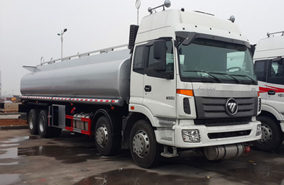 福田前四后八鋁合金運(yùn)油車(chē) 高效、安全、環(huán)保的油品運(yùn)輸解決方案