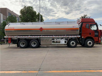 解放前四后八鋁合金運(yùn)油車(chē) 25噸/28噸車(chē)型報(bào)價(jià)與配置詳解