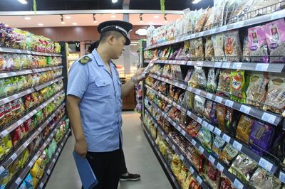 工作動態(tài) | 監(jiān)督執(zhí)法和宣傳培訓&ldquo;雙管齊下&rdquo;,夏季食品安全有保障!